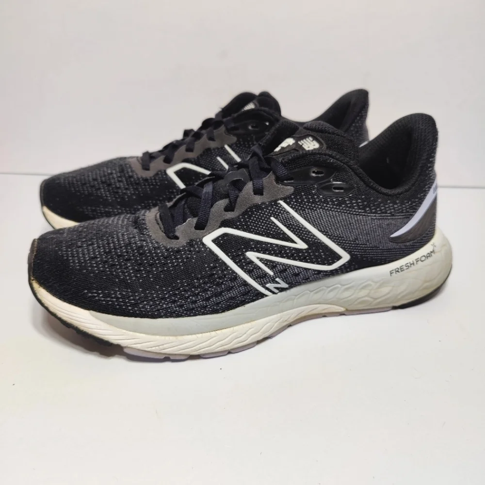 New Balance fresh foam 880 Women's Sneakers Black White Shoes Size 10